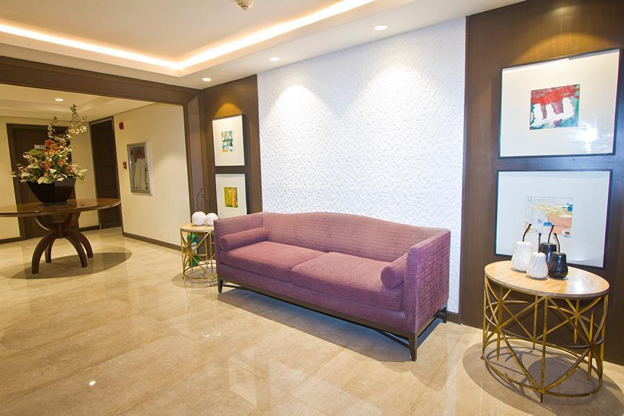 Crown Regency Makati Hotel 3*