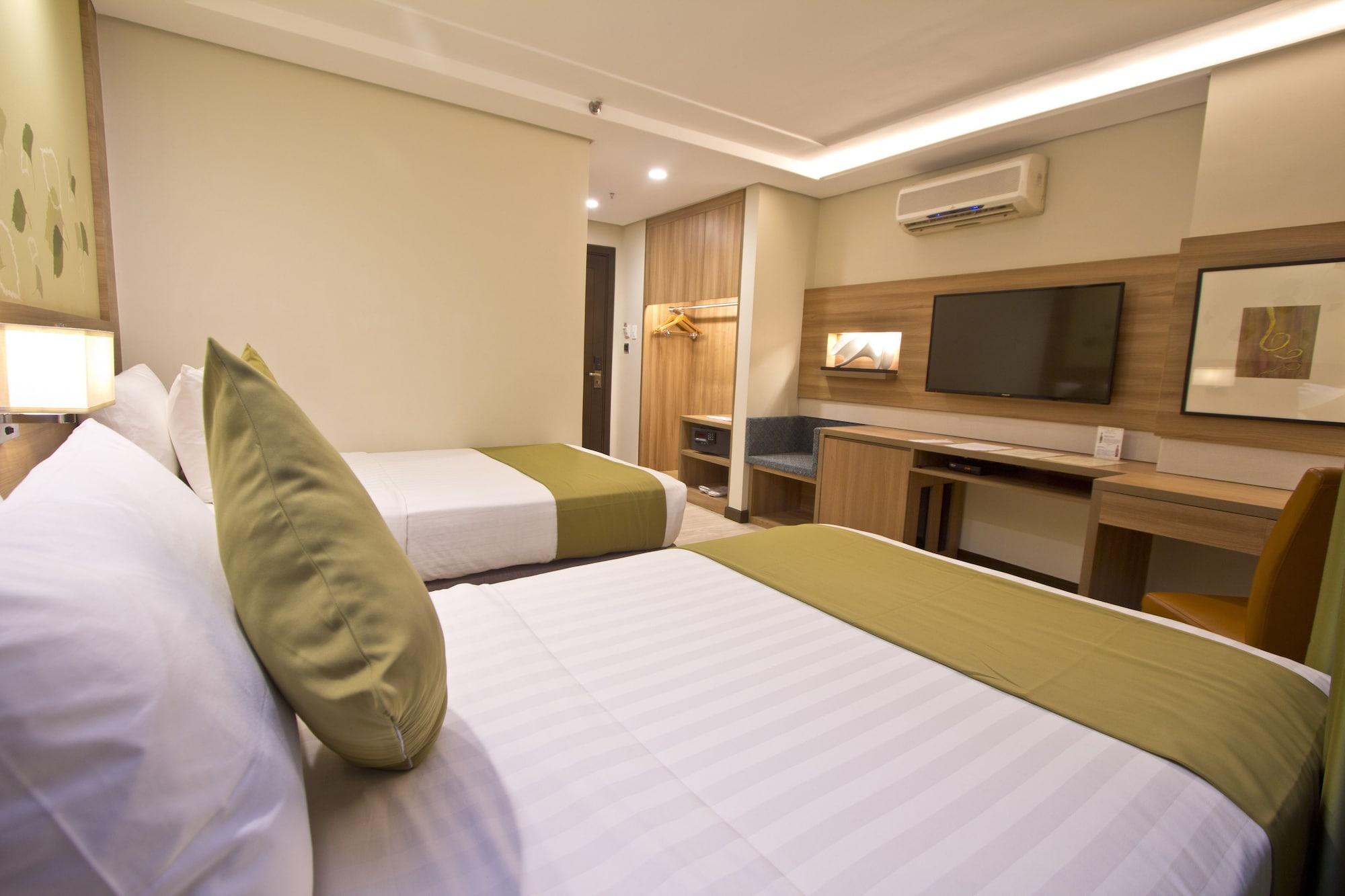 Hotel Crown Regency Makati 3*