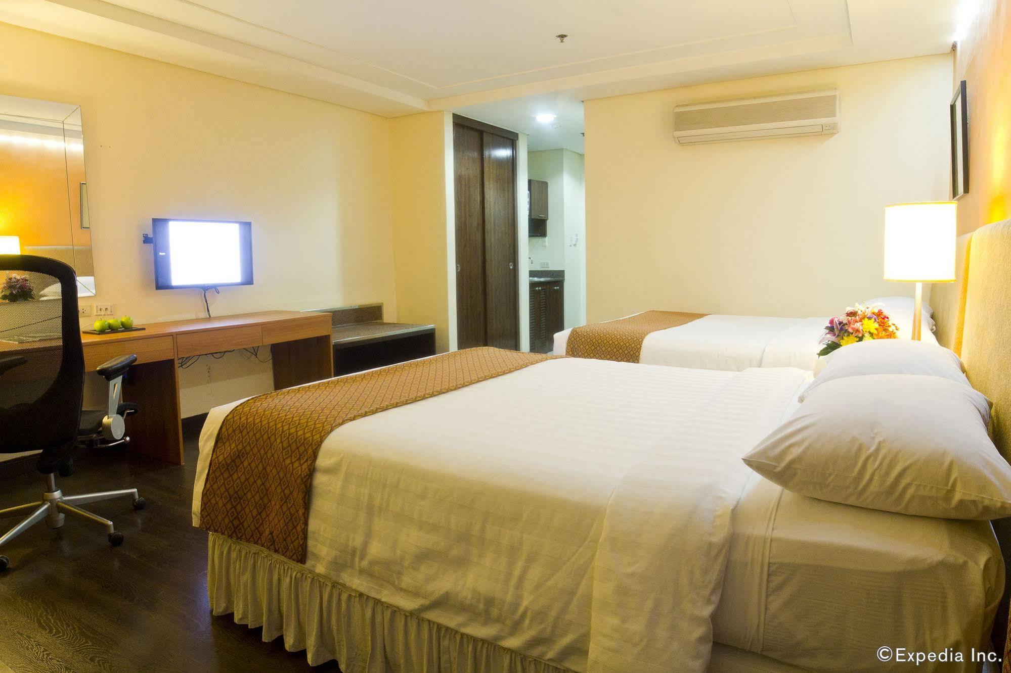 Crown Regency Makati 3* Makati City